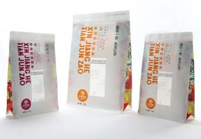 견과류 간식을위한 측면 마치 플랫 보텀 백